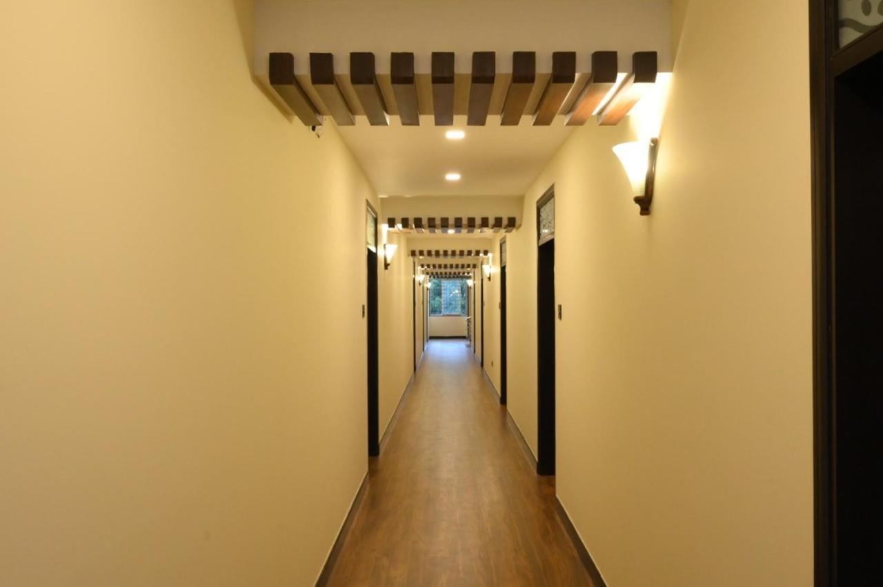 Meenakshi Inn Udupi Buitenkant foto